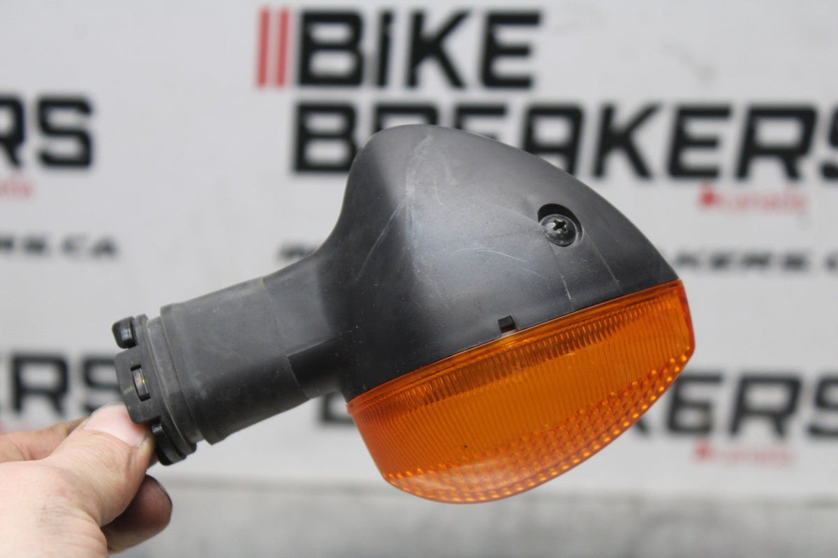 16 YAMAHA XSR900 LEFT FRONT TURN SIGNAL LIGHT INDICATOR BB786