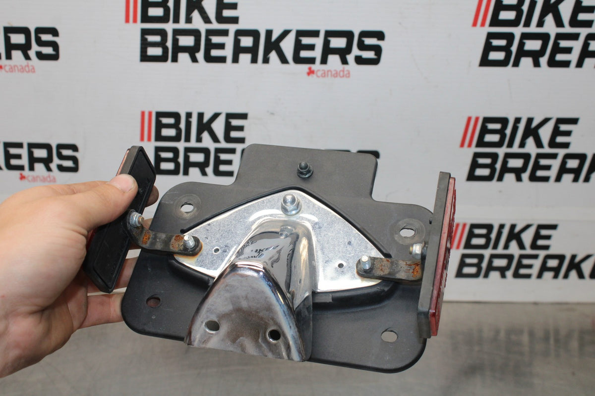 08 KAWASAKI VULCAN 1600 VN1600D NOMAD LICENSE PLATE HOLDER MOUNT BRACKET BB904