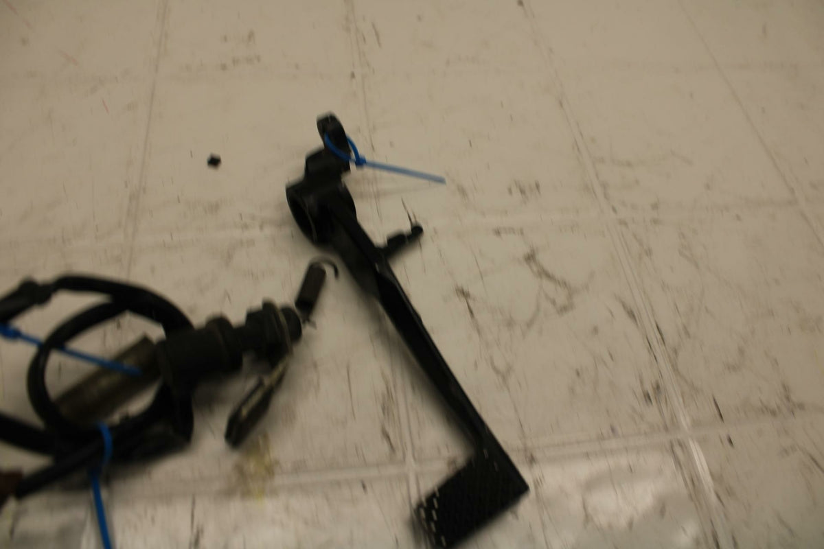 07 YAMAHA YZF R6 RIGHT REARSET BRAKE FOOT PEDAL BB284 B