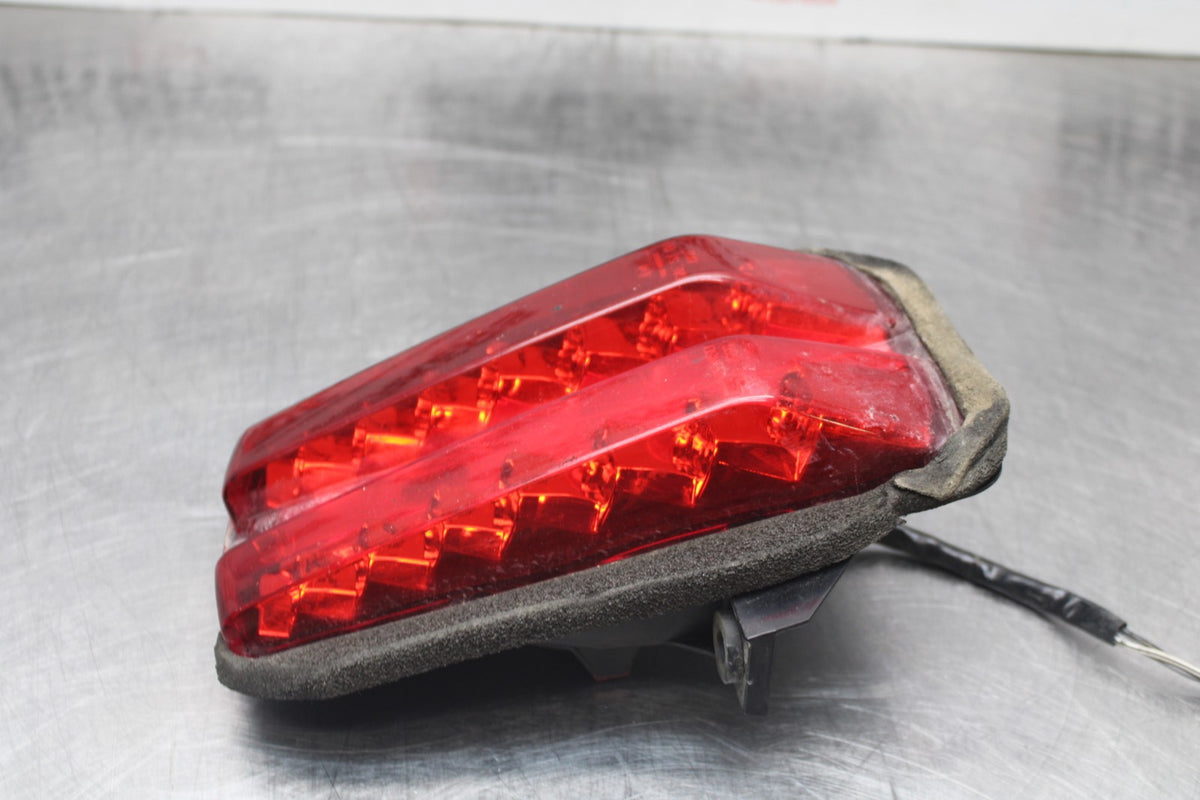 08 SUZUKI SV650 REAR TAIL TAILLIGHT BACK BRAKE LIGHT BB846