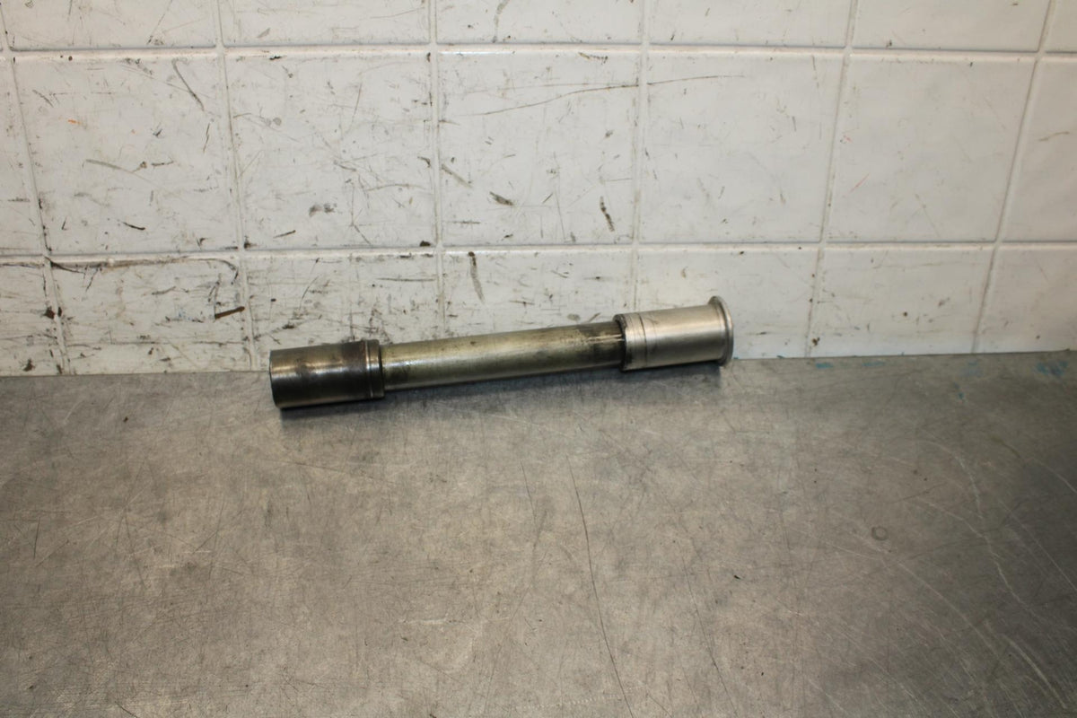 2001 Suzuki GSXR750 FRONT WHEEL RIM AXLE BOLT 54711-35F00 54711-35F10  BB553