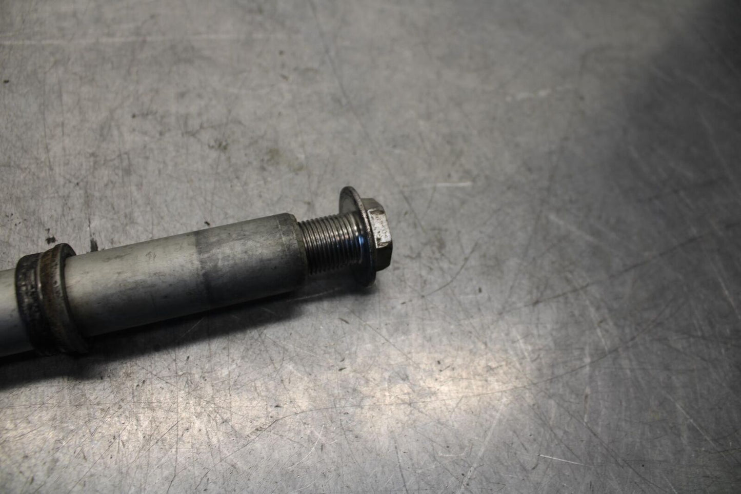 06-07 HONDA CBR1000RR FRONT WHEEL RIM AXLE PIVOT BOLT 44301-MCJ-000 BB75