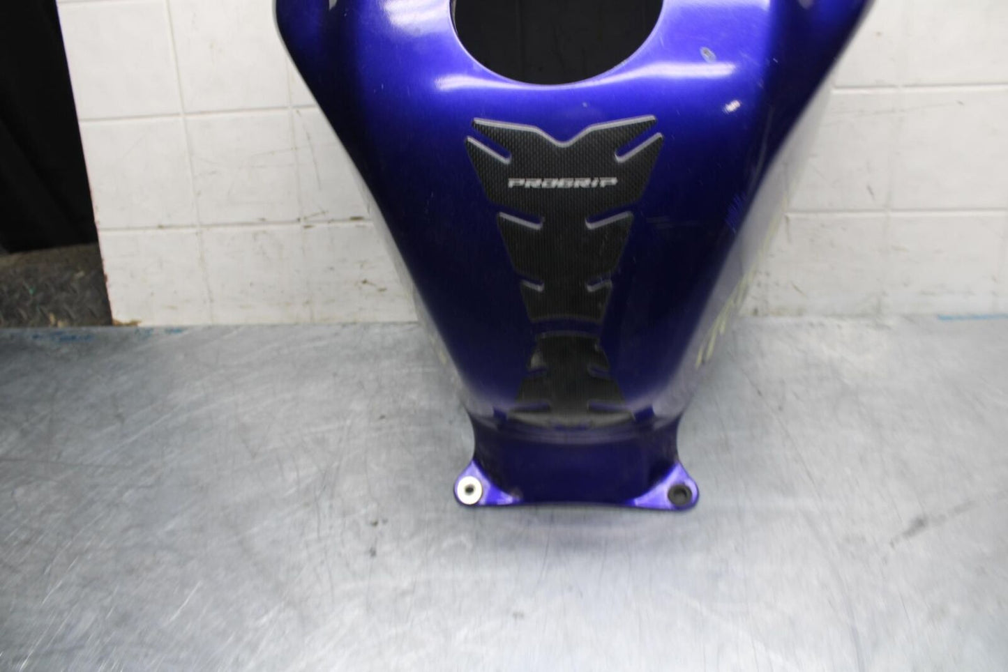 05-06 HONDA CBR600RR GAS TANK FUEL CELL COVER FAIRING COWL 83150-MEE-A10ZA BB484