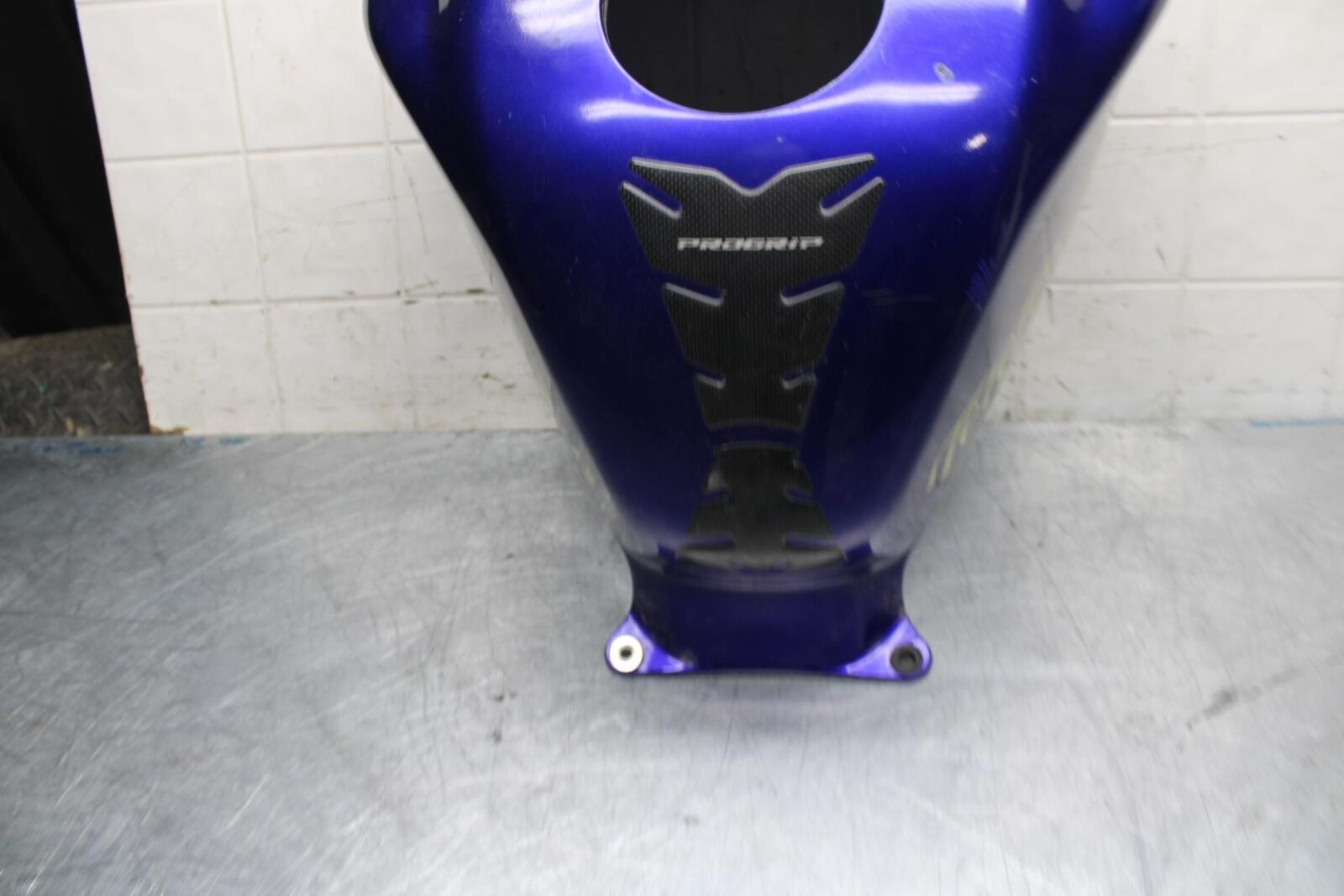 05-06 HONDA CBR600RR GAS TANK FUEL CELL COVER FAIRING COWL 83150-MEE-A10ZA BB484