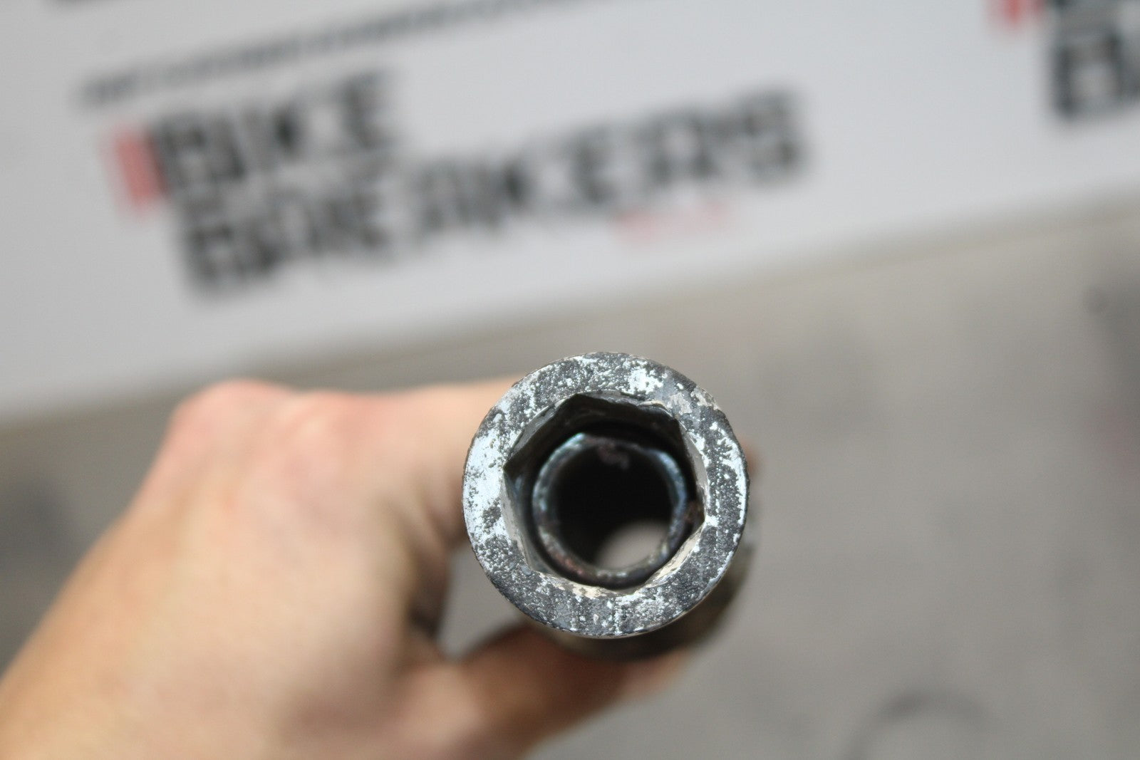 07-08 KAWASAKI NINJA ZX6R FRONT WHEEL RIM AXLE PIVOT BOLT BB203