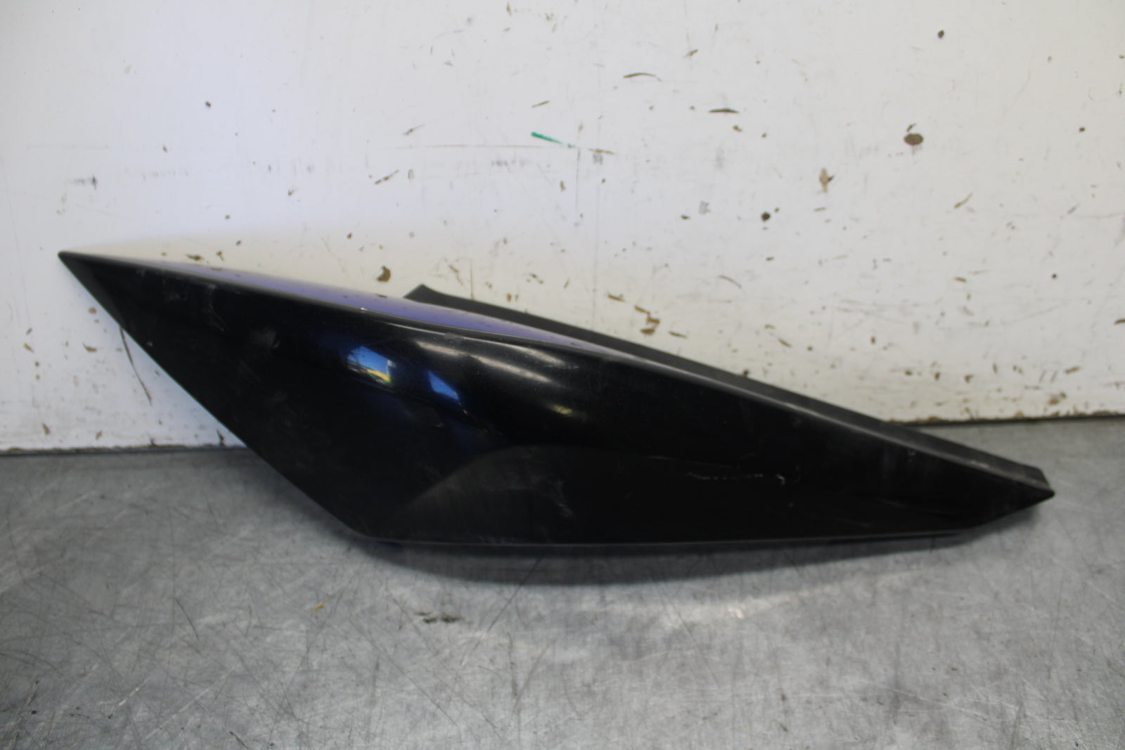 07-09 YAMAHA FZ6 RIGHT REAR BACK TAIL FAIRING COWL SHROUD BB713