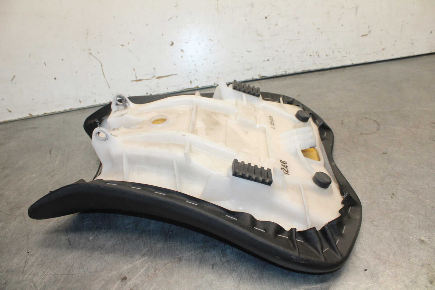 13-18 KAWASAKI NINJA ZX6R FRONT DRIVERS SEAT PAD SADDLE  BB682