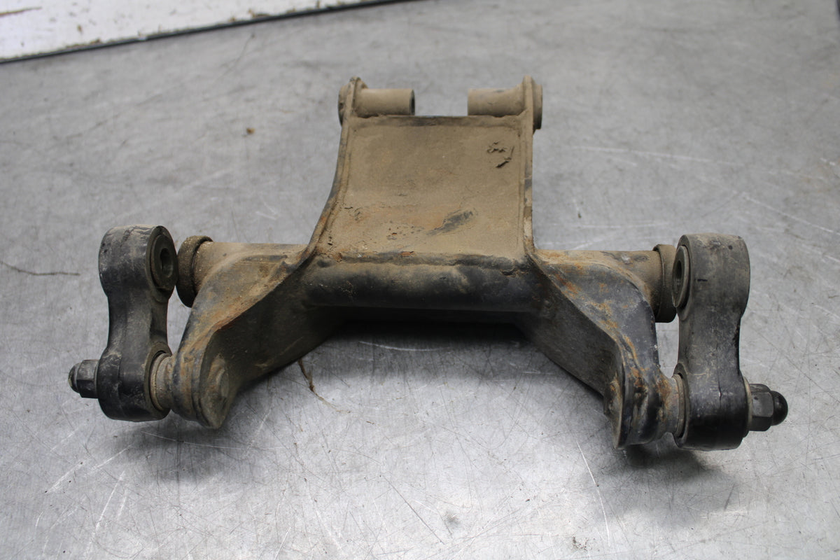 85-86 SUZUKI MADURA 1200 REAR BACK SHOCK ABSORBER MOUNT  BB691