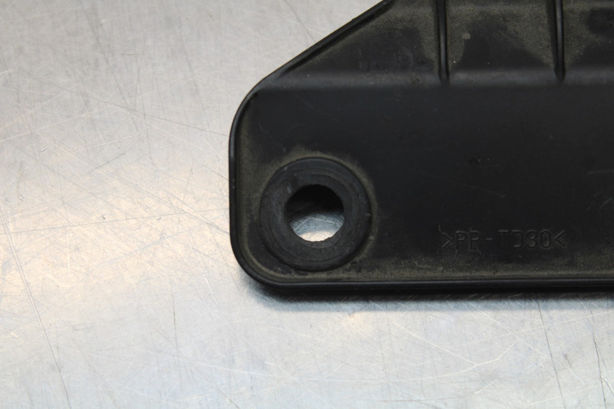 11-24 SUZUKI GSXR750 AIRBOX ECU HOLDER BRACKET BB687-C