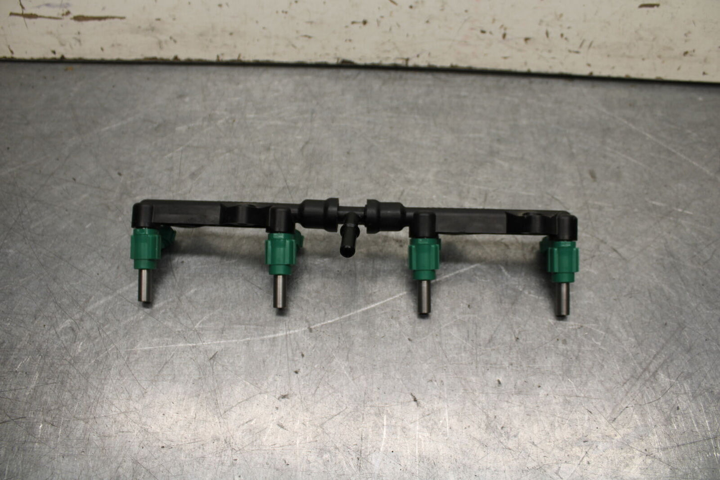 16 KAWASAKI NINJA ZX10R FUEL INJECTOR RAIL AIR BOX BB650