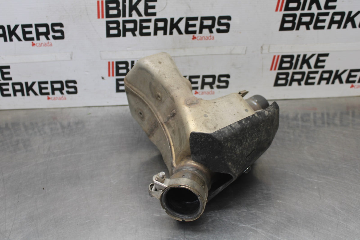 24-25 KAWASAKI NINJA ZX6R EXHAUST MIDPIPE MID CAT MIDDLE PIPE BB939