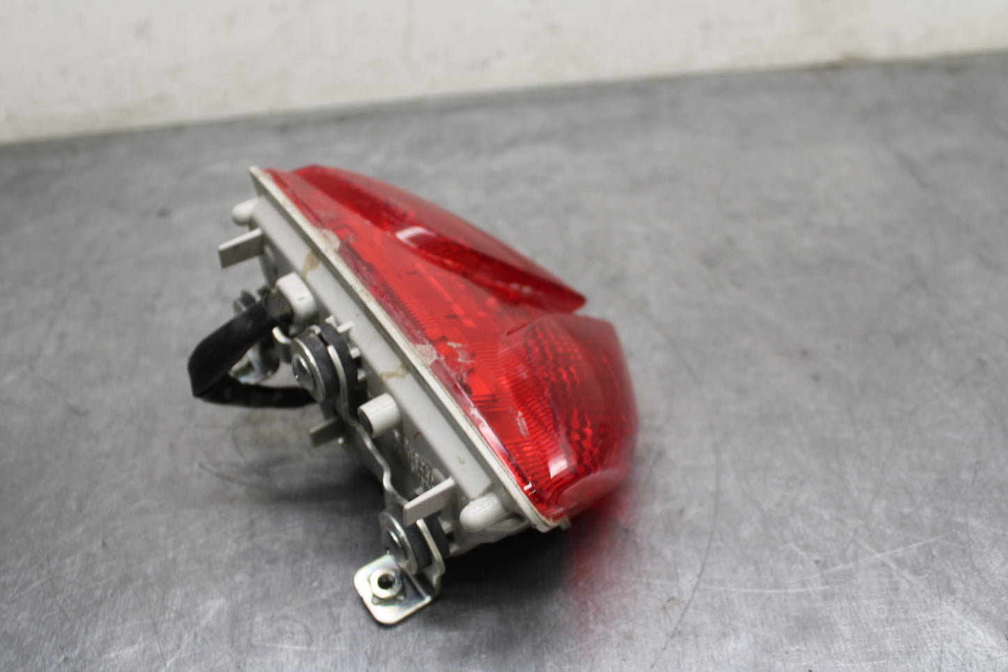 11-17 SUZUKI GSXR600 REAR TAIL TAILLIGHT BACK BRAKE LIGHT BB132