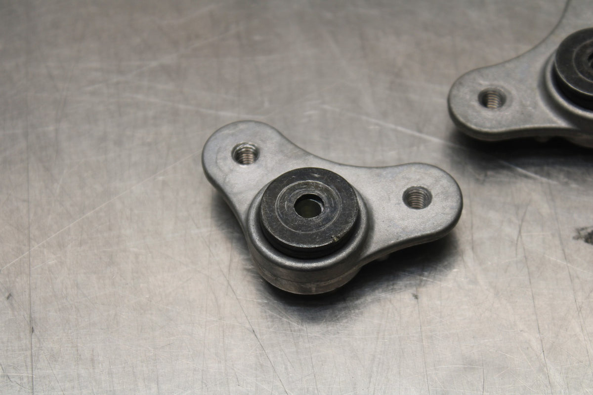18 YAMAHA SUPER TENERE FRONT GAS TANK BRACKET MOUNT SET PAIR BB832