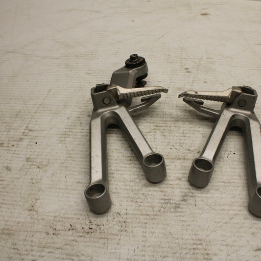 03-11 SUZUKI SV650A REAR BACK PASSENGER PEG SET PAIR BB290