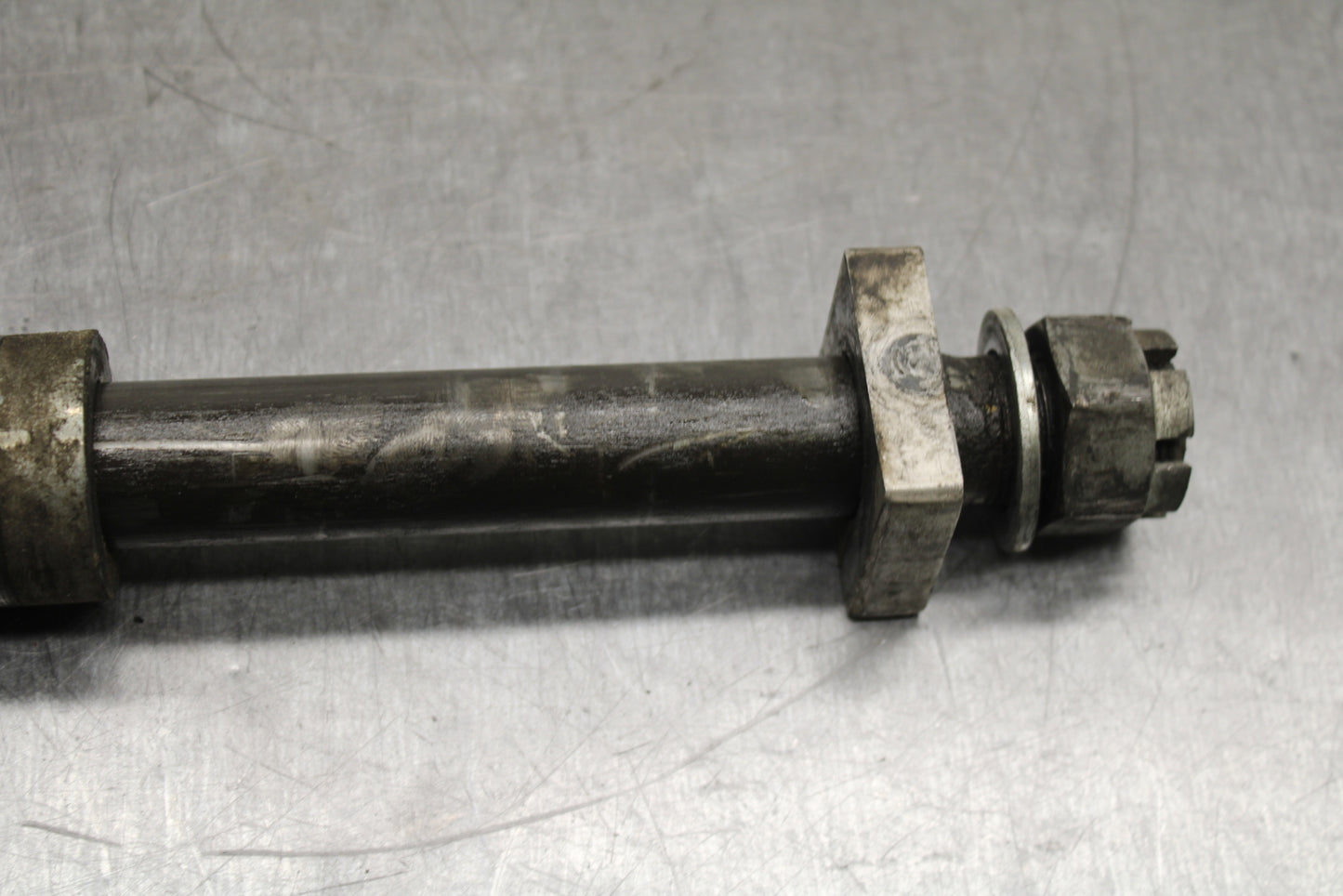 00-02 KAWASAKI NINJA ZX6R REAR AXLE BACK WHEEL RIM PIVOT BOLT AXEL BB750