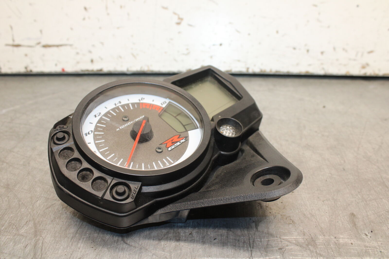 06-07 SUZUKI GSXR 600 SPEEDO TACH GAUGES CLUSTER SPEEDOMETER TACHOMETER BB243