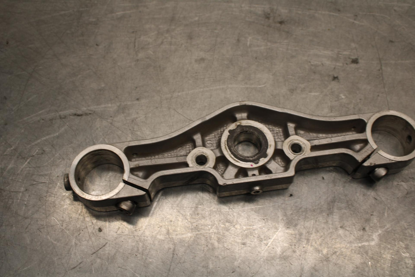 2005 Kawasaki Vulcan 1600 VN1600D Nomad FORKS UPPER TRIPLE TREE CLAMP BB556