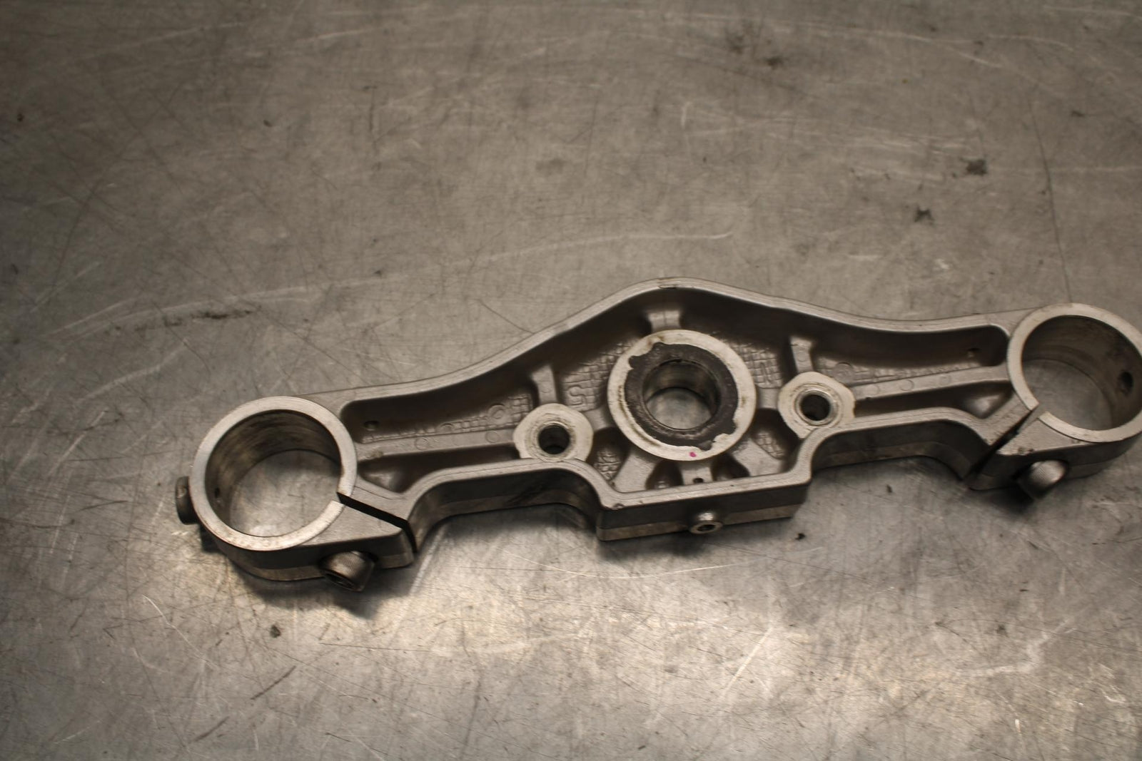 2005 Kawasaki Vulcan 1600 VN1600D Nomad FORKS UPPER TRIPLE TREE CLAMP BB556