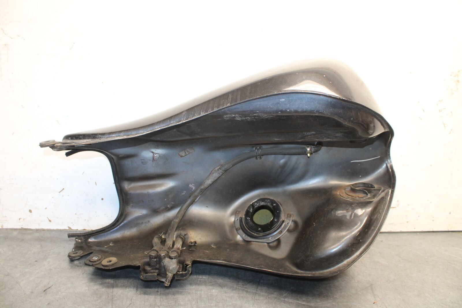 85-86 SUZUKI MADURA 1200 GAS TANK FUEL PETROL RESERVOIR  BB691