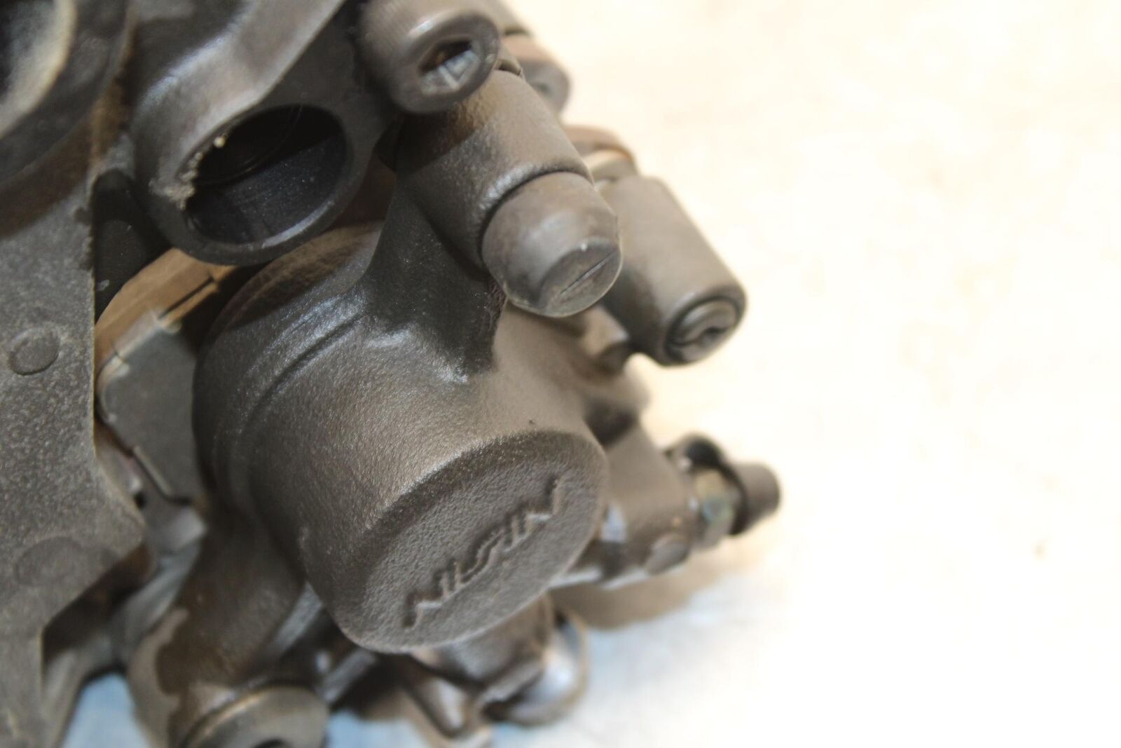 16-20 KAWASAKI ZX10R REAR BACK BRAKE CALIPER W MOUNT BRACKET BB591