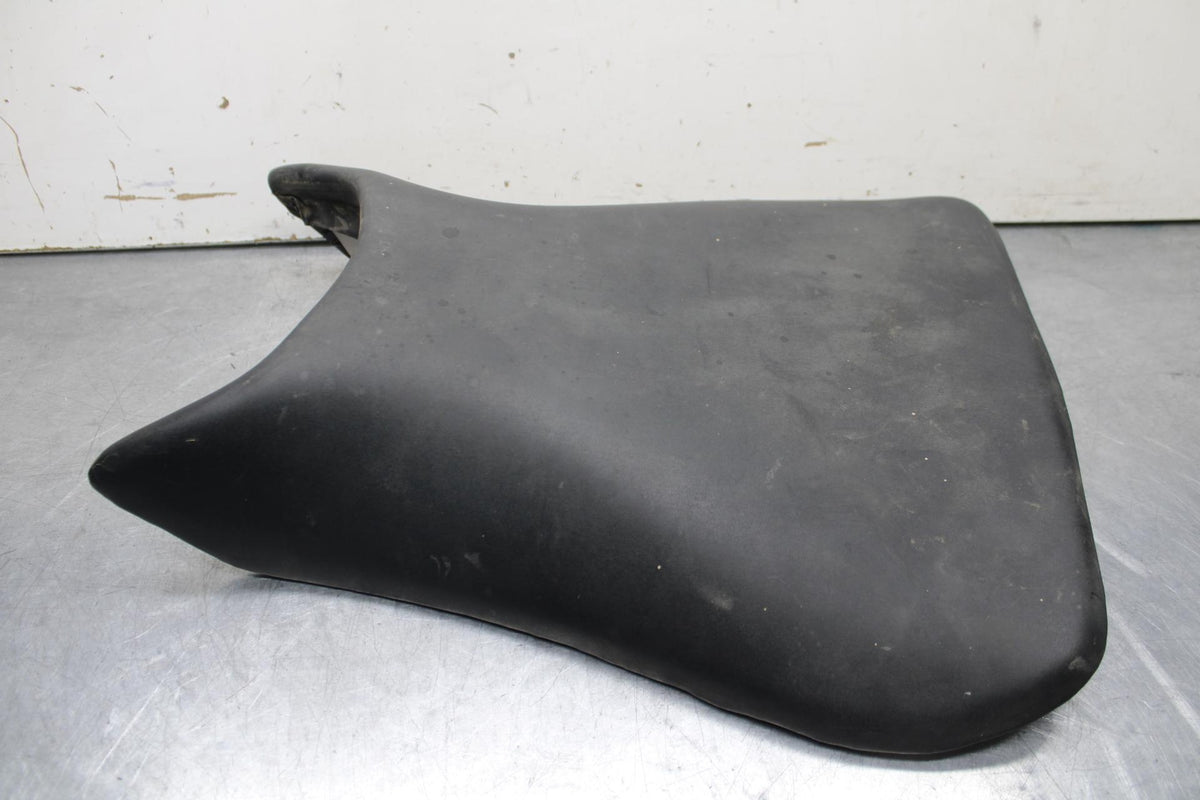 06 YAMAHA YZF R6 FRONT DRIVERS SEAT PAD SADDLE PILLION 2C0-24710-00-00 BB622