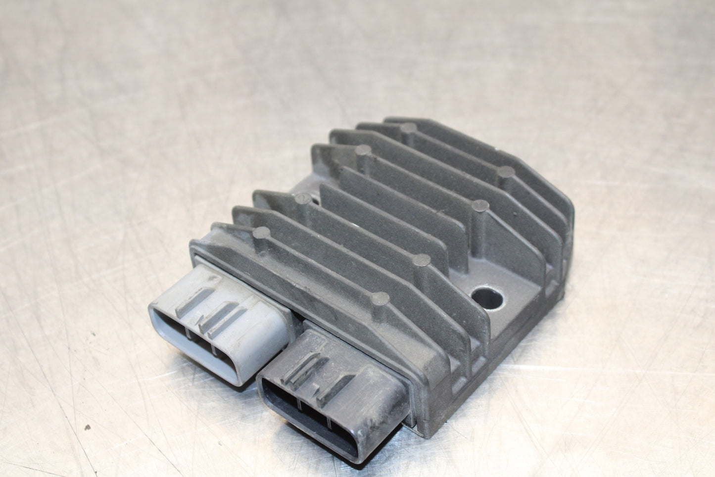 04-05 KAWASAKI NINJA ZX10R RECTIFIER VOLTAGE REGULATOR BB163