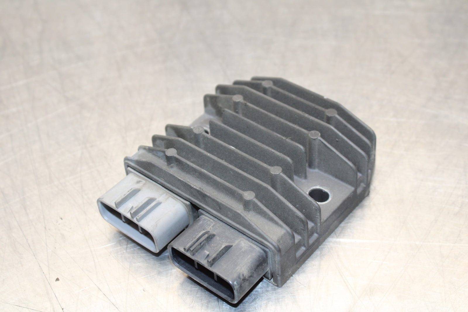 04-05 KAWASAKI NINJA ZX10R RECTIFIER VOLTAGE REGULATOR BB163