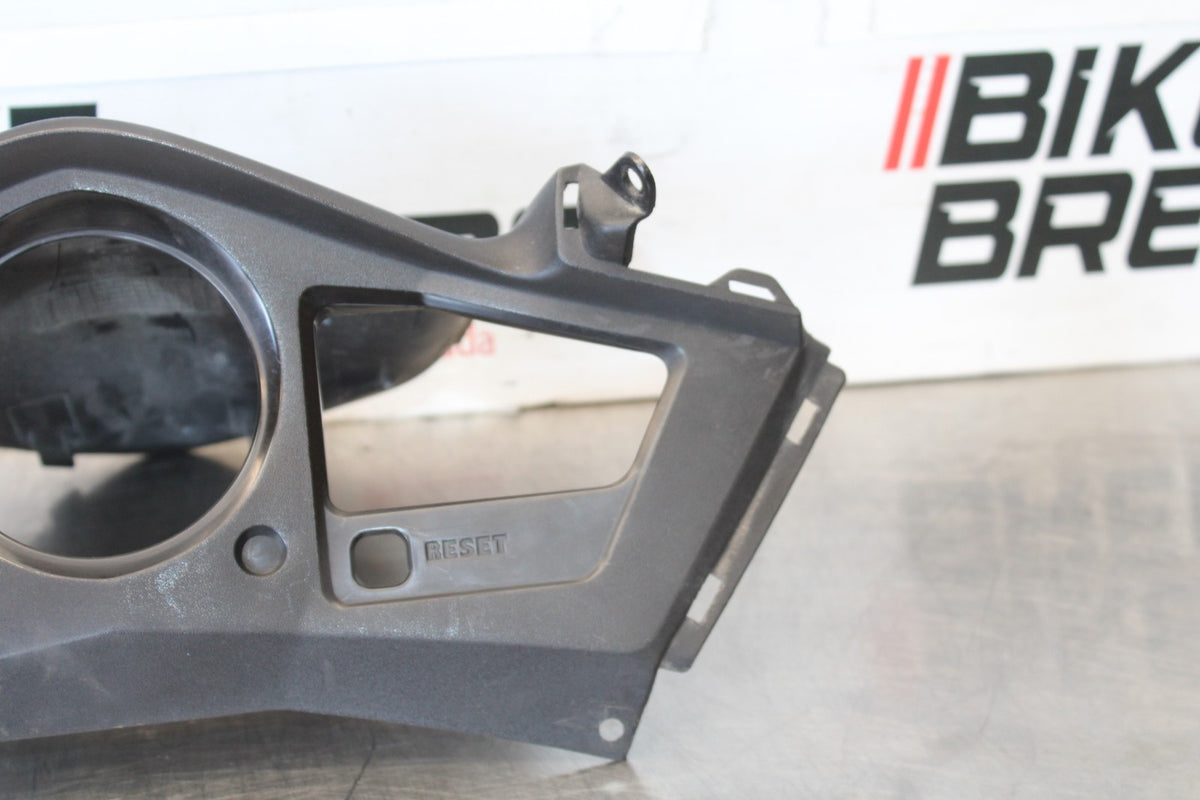 06-07 HONDA INTERCEPTOR 800 VFR800 SPEEDO CLUSTER GAUGE CLUSTER TRIM BB917