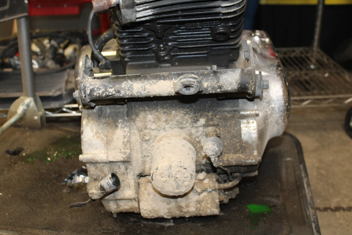 02 KAWASAKI VULCAN 800 VN800B CLASSIC ENGINE MOTOR BB862