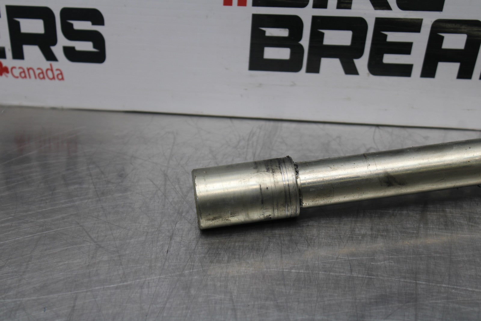 08-10 SUZUKI GSXR 600 FRONT WHEEL RIM AXLE PIVOT BOLT BB202