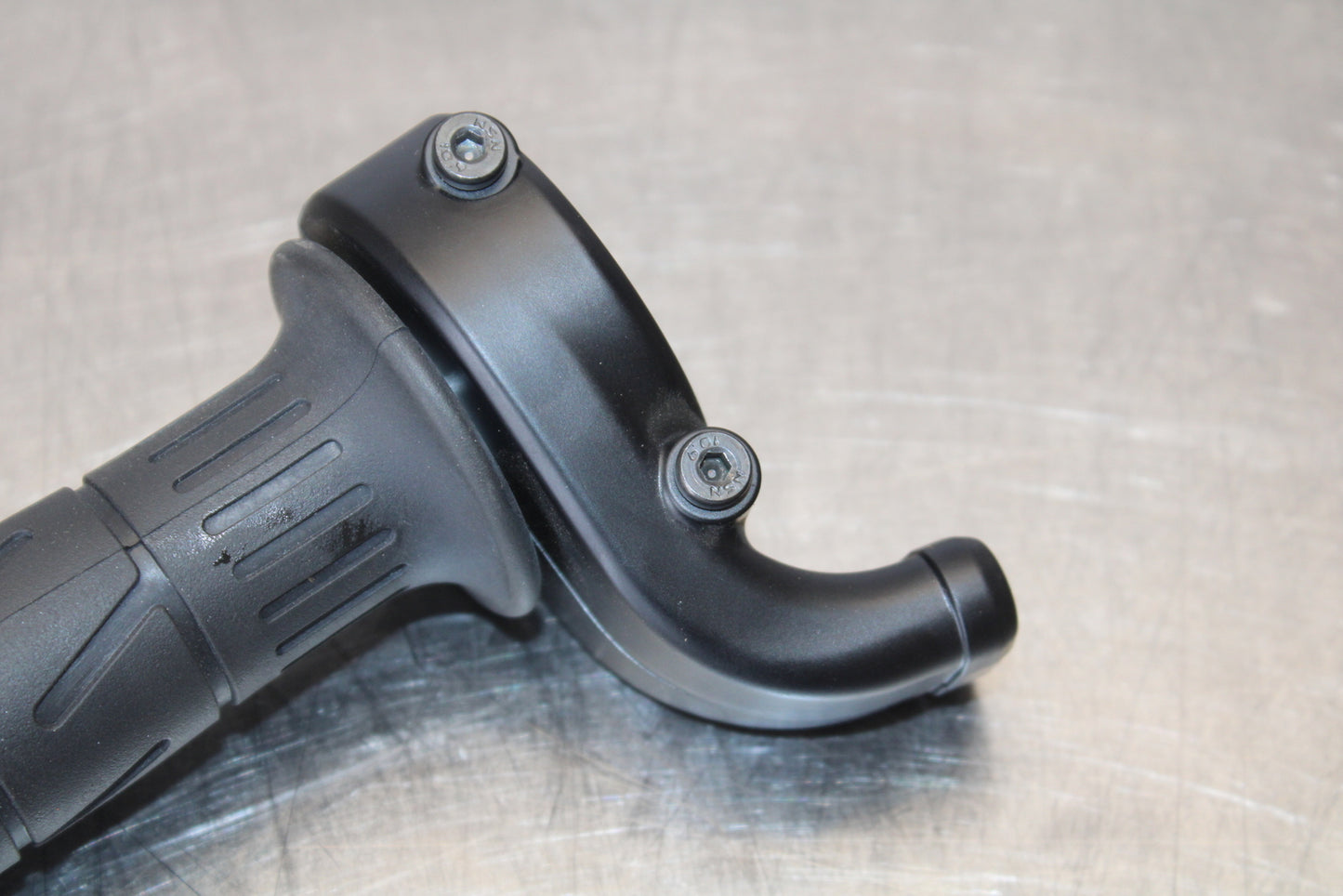 23-24 KAWASAKI NINJA ZX14R NEW!! THROTTLE CABLE LINE HOUSING GUIDE BB169