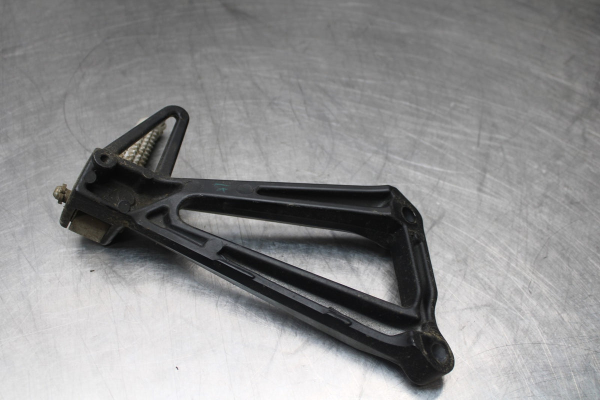23 YAMAHA YZF R3 LEFT REAR BACK PASSENGER PEG BB806