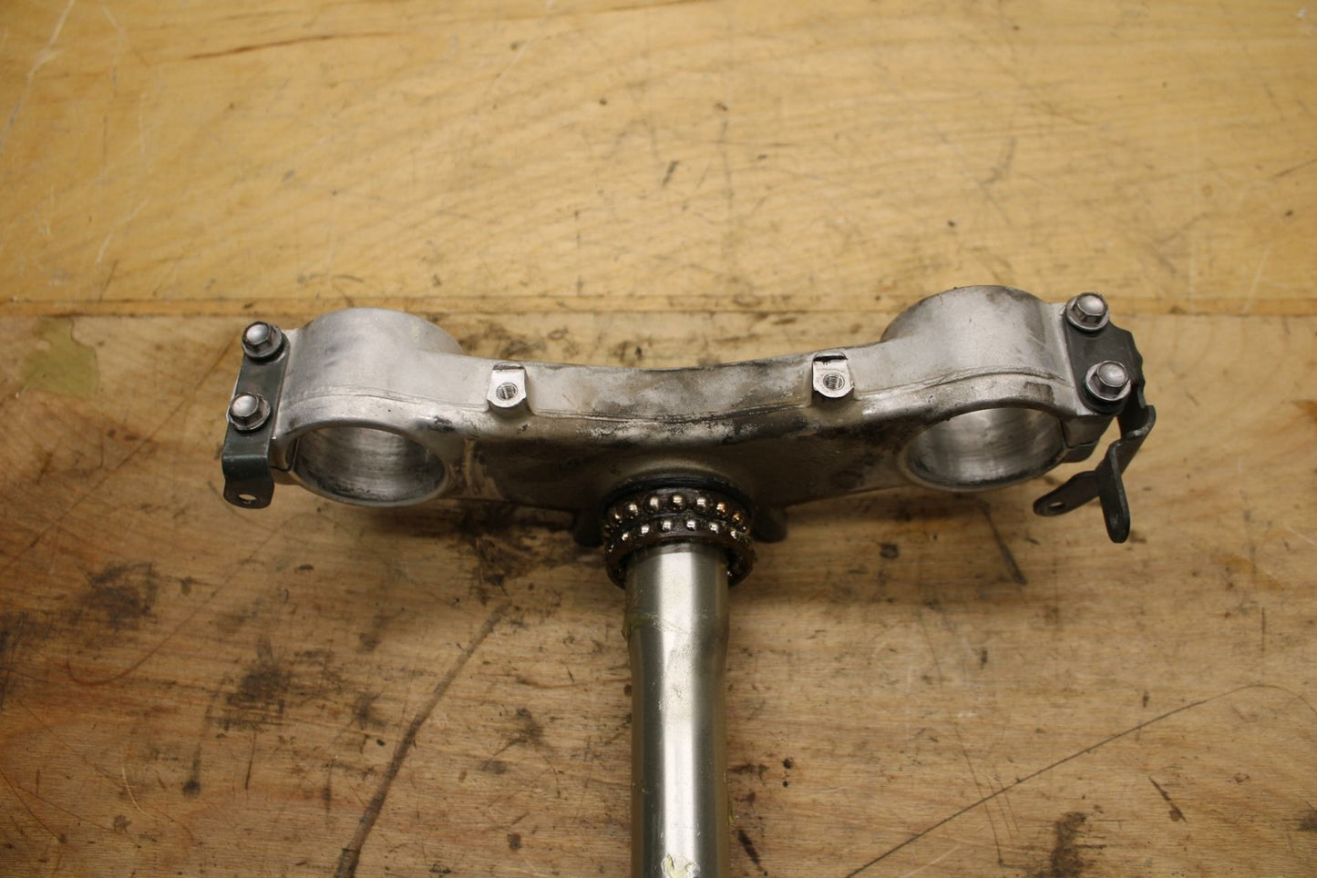 04-05 KAWASAKI NINJA ZX10R FRONT FORKS CLAMP LOWER TRIPLE TREE STEM BB322