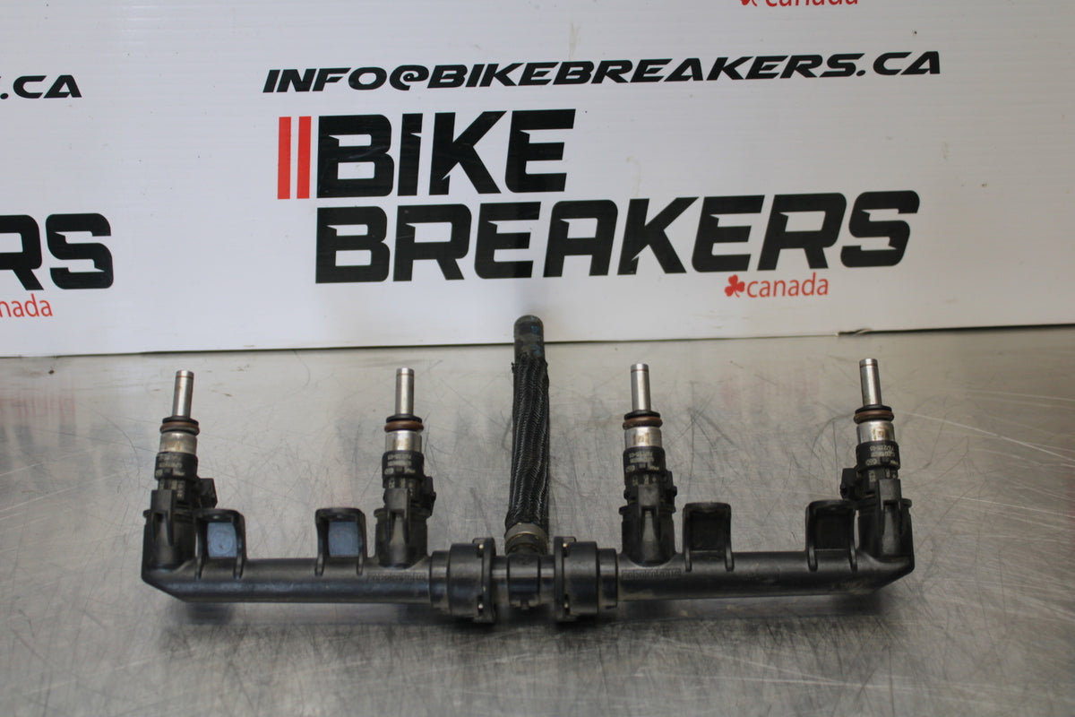10-11 BMW S1000RR SECONDARY FUEL INJECTORS TOP AIRBOX GAS RAIL BB168