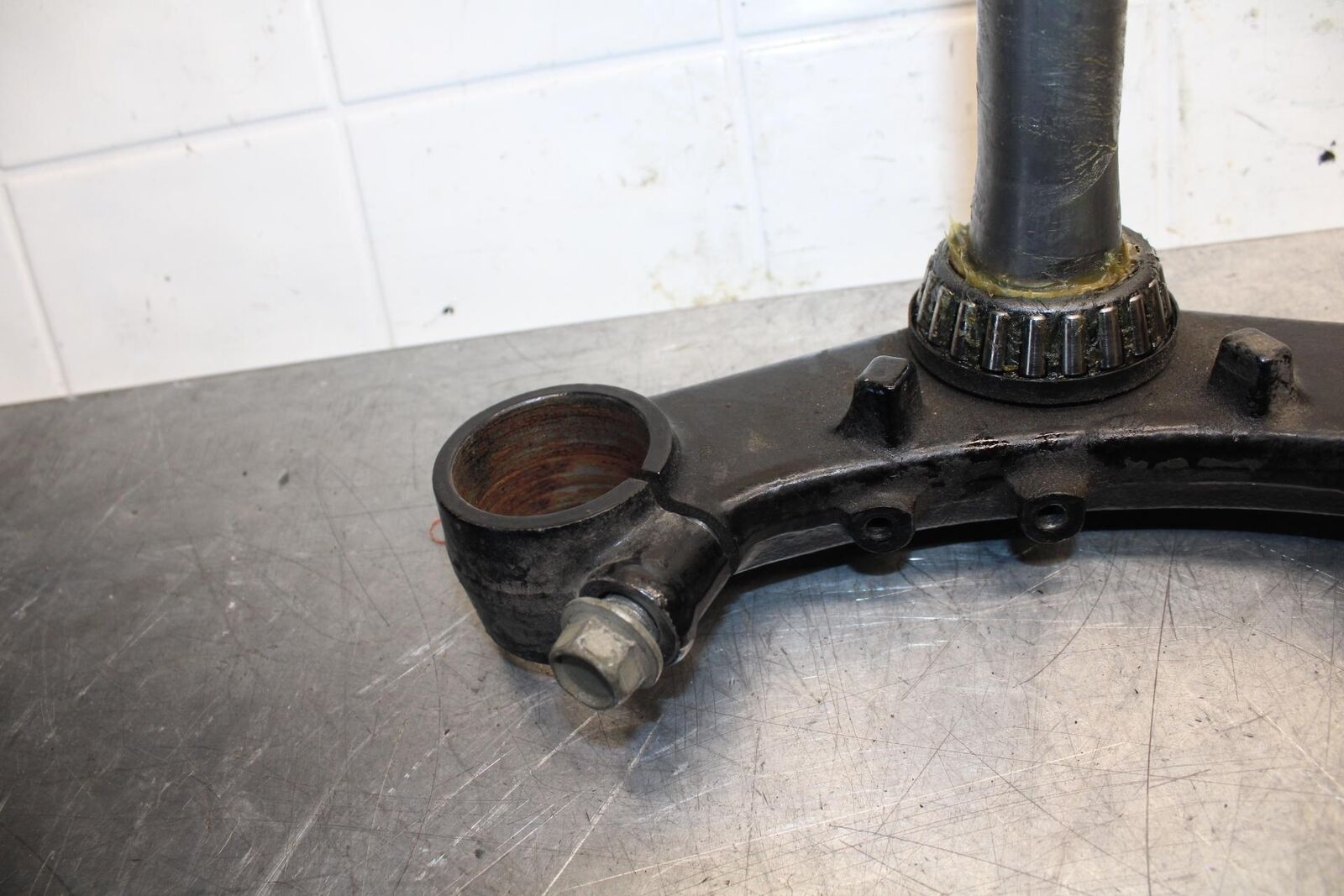 89-90 YAMAHA FZR600 FORKS CLAMP LOWER TRIPLE TREE STEM 1WG-23340-01-00 BB76