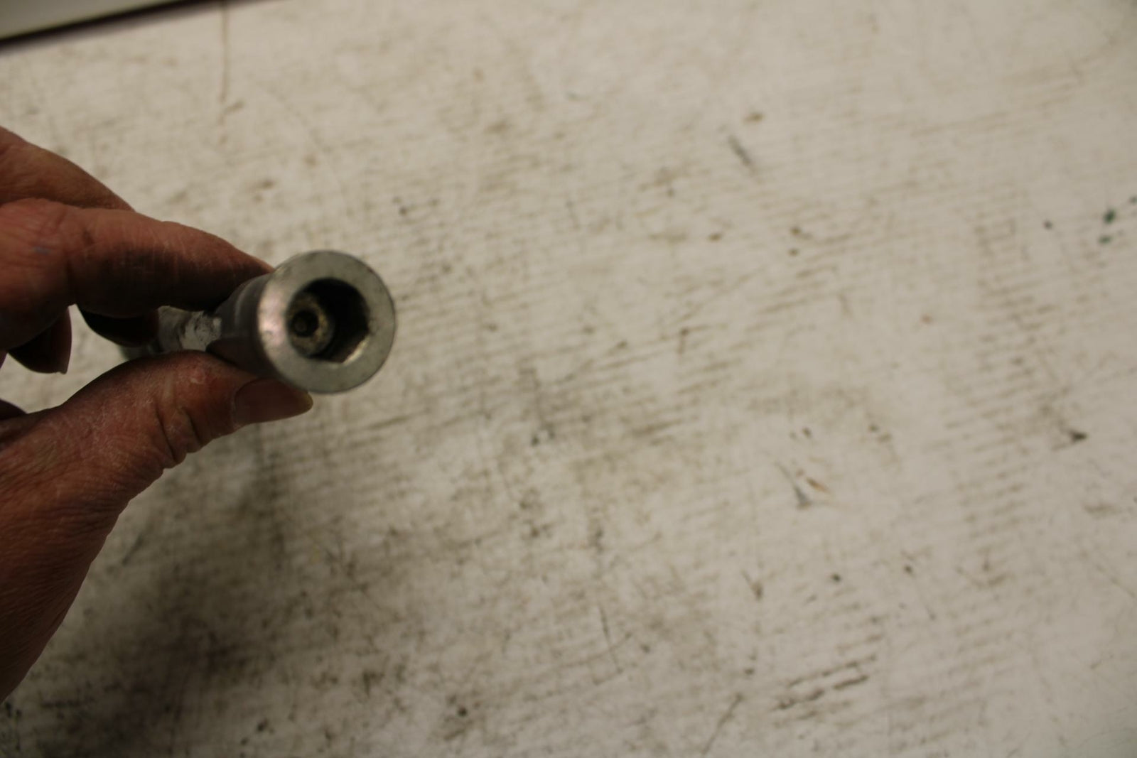 90-07 KAWASAKI ZZR 250 FRONT WHEEL RIM AXLE PIVOT BOLT BB298