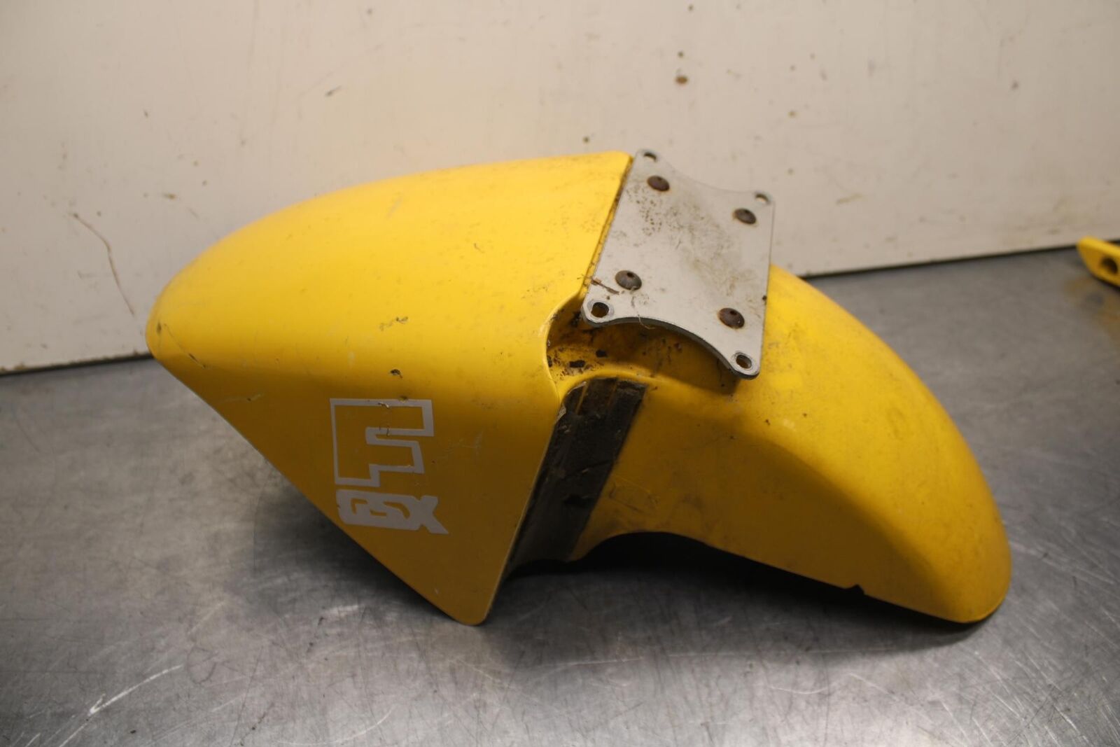 1988 Suzuki Katana 600 GSX600F YELLOW FRONT WHEEL FENDER COWL FAIRING BB94