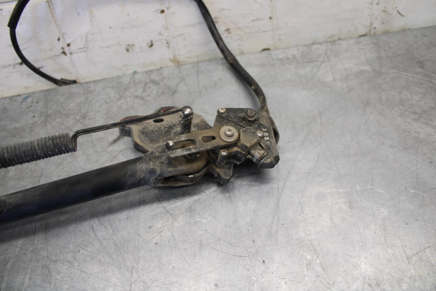 18 KAWASAKI Z 400 KICKSTAND SIDE KICK STAND BB469