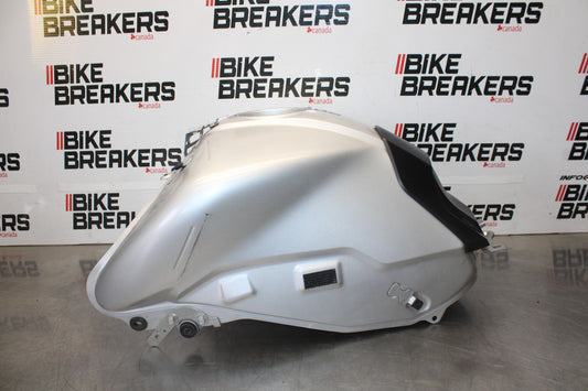 15-17 YAMAHA FJ09 GAS TANK FUEL CELL PETROL RESERVOIR BB906