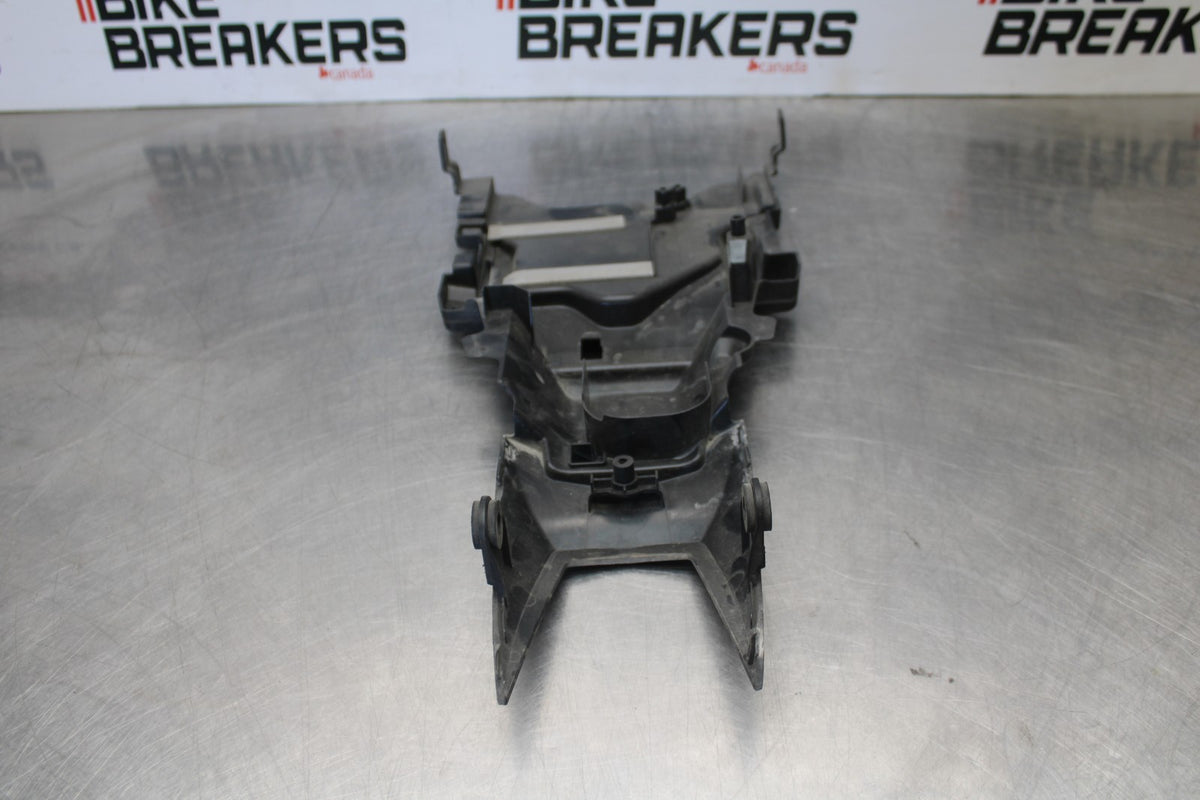 18 SUZUKI GSXR1000 REAR BACK TAIL UNDERTAIL FAIRING COWL FENDER BB00
