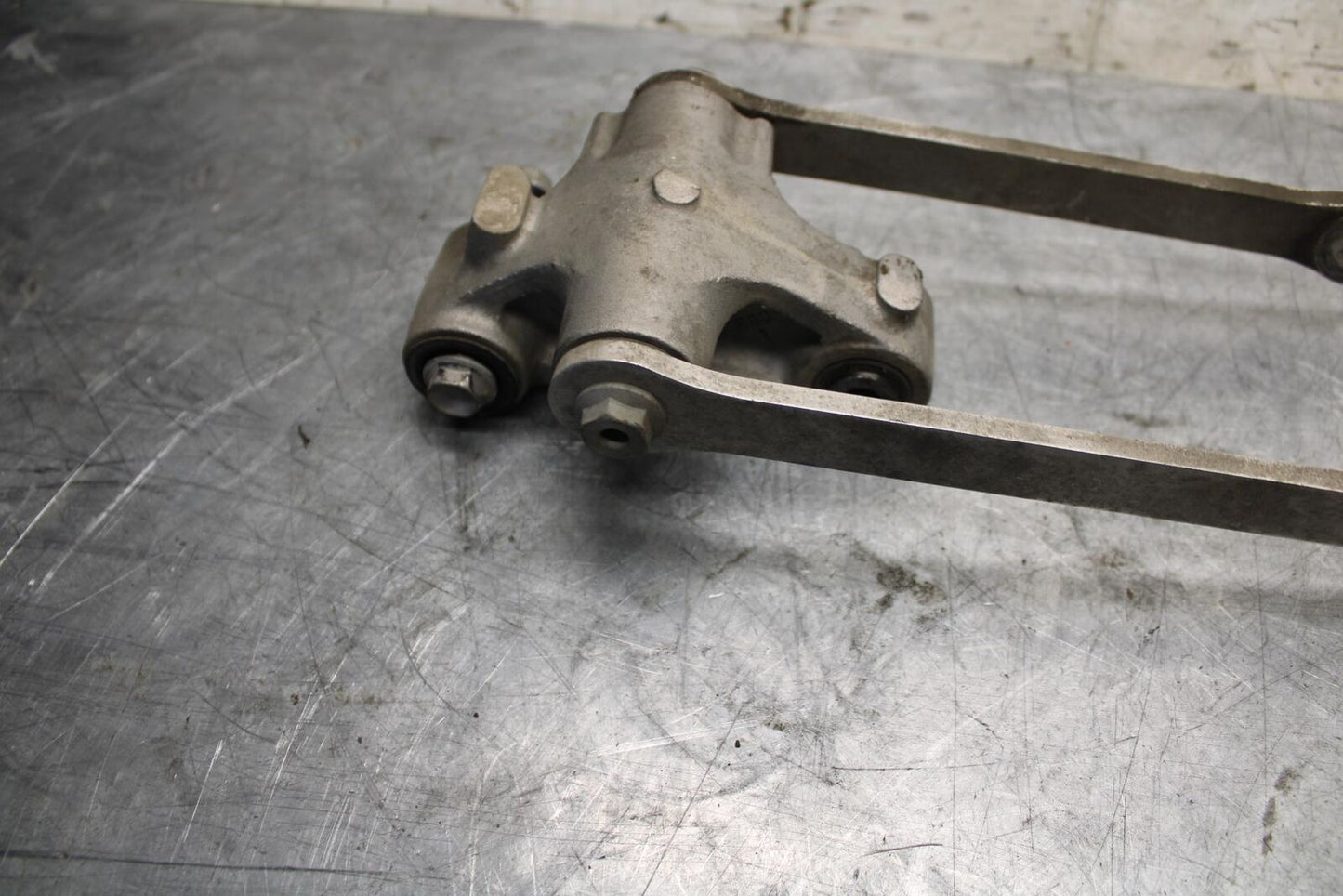 2008 Kawasaki Ninja ZX10R  REAR DOGBONE SHOCK LINKAGE LINK 39007-0006 BB524