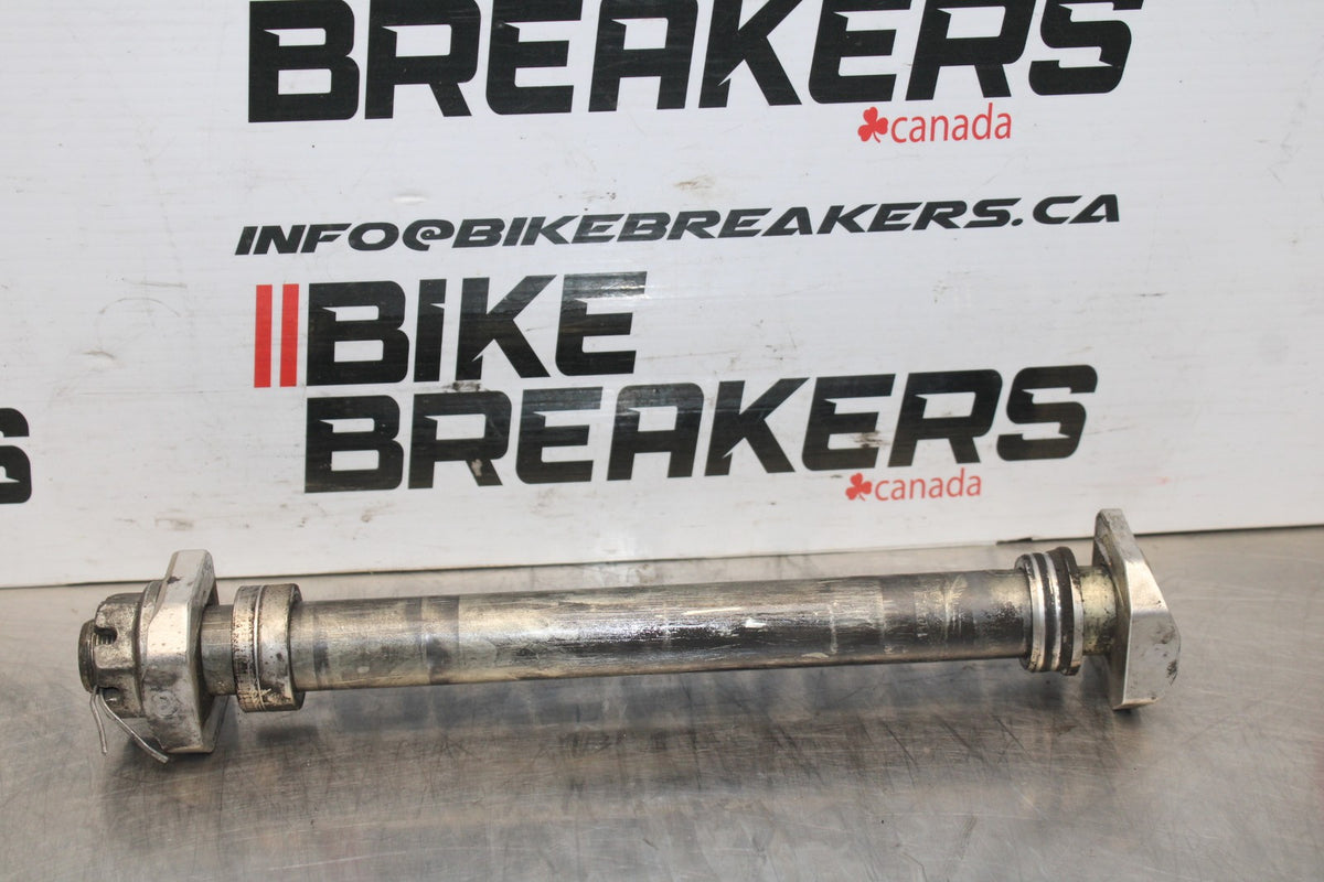 06-07 SUZUKI GSXR 600 REAR AXLE BACK WHEEL RIM PIVOT BOLT AXEL BB822