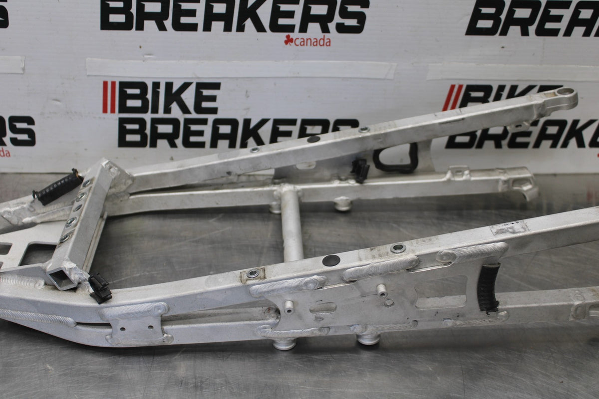 24 APRILIA TUONO V4 1100 FACTORY ABS REAR SUBFRAME BACK SUB FRAME BB887
