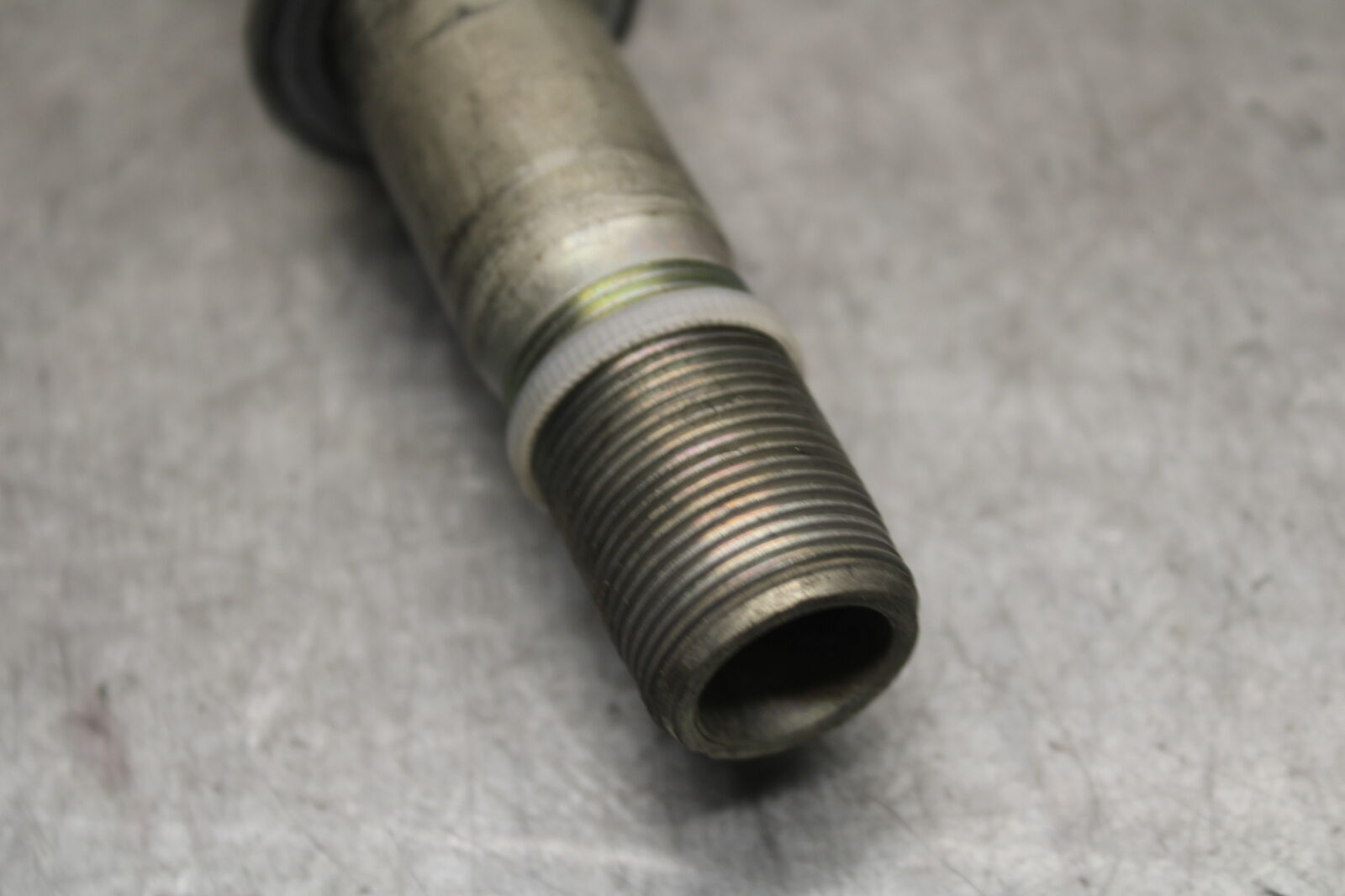 13-18 KAWASAKI NINJA ZX6R FRONT WHEEL RIM AXLE PIVOT BOLT 41068-0595 BB666