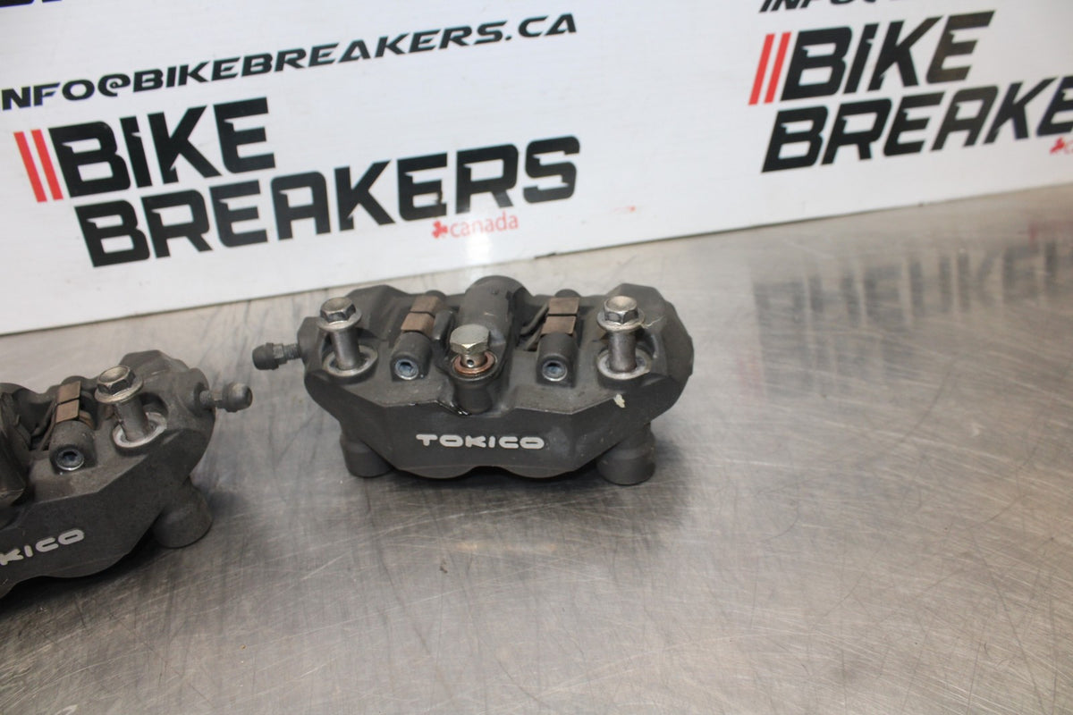 07 SUZUKI GSXR1000 RIGHT LEFT FRONT BRAKE CALIPER SET PAIR CALIPERS BB770