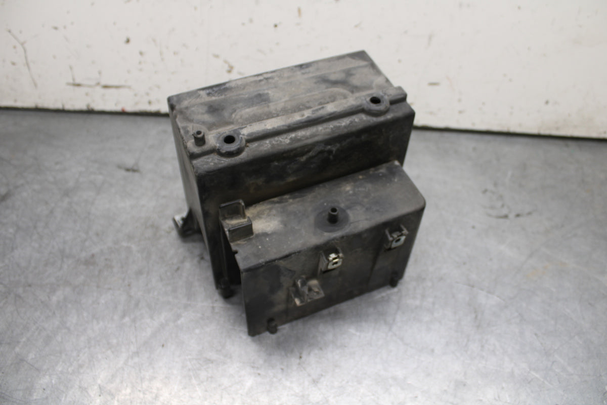 02-04 HONDA VTX1800S BATTERY TRAY BOX HOLDER BB712