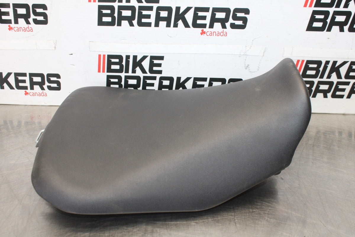 15-17 YAMAHA FJ09 FRONT DRIVERS SEAT PAD SADDLE PILLION BB906