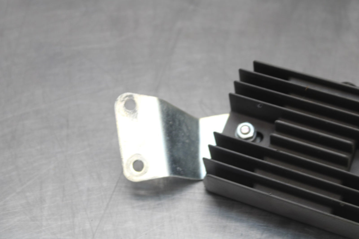 11-26 SUZUKI GSXR750 RECTIFIER VOLTAGE REGULATOR BB900