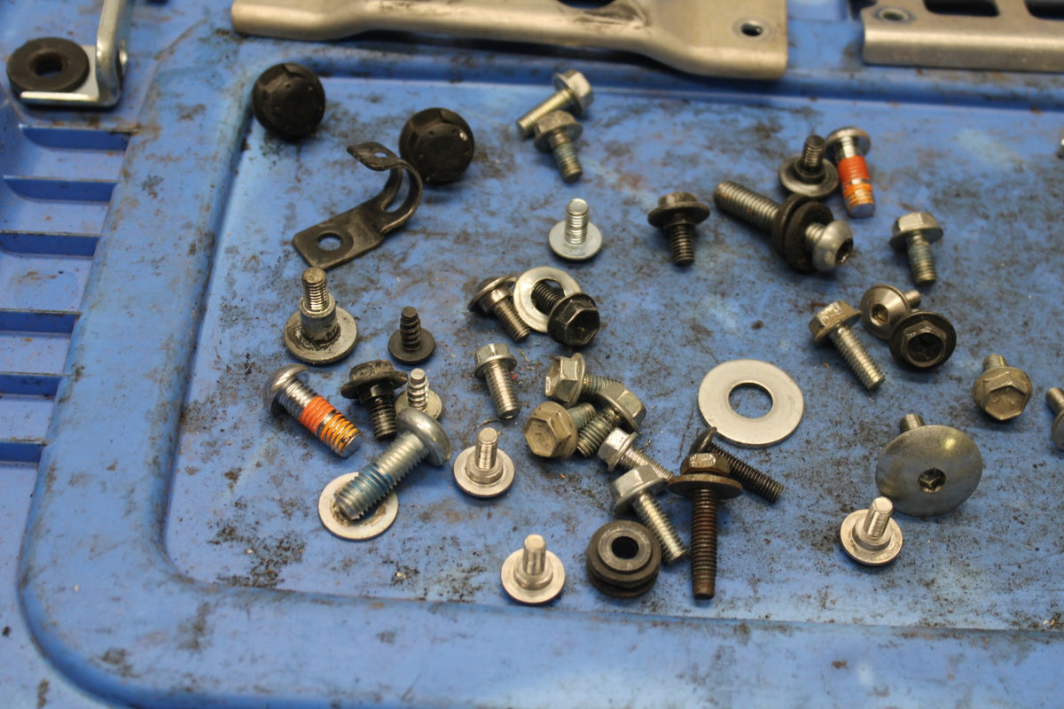 11-24 SUZUKI GSXR750 MOUNTING BOLTS HARDWARE SCREWS BB879