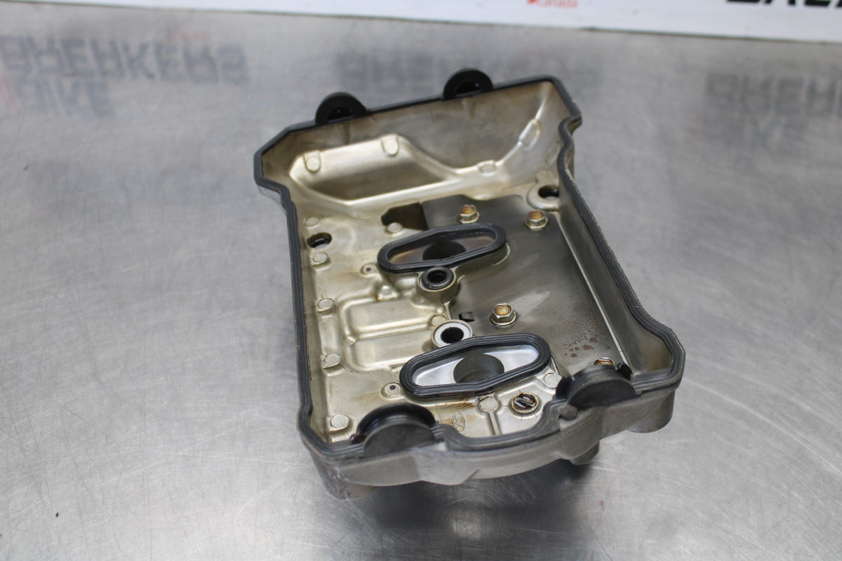 06-07 HONDA INTERCEPTOR 800 VFR800 REAR ENGINE CYLINDER HEAD COVER BB917